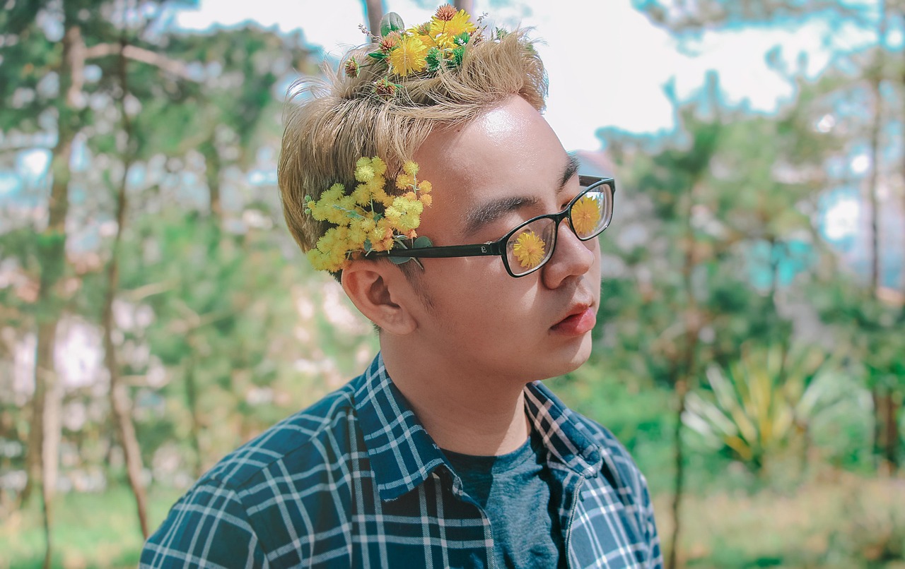 郑姓男演员，影视界的耀眼之星