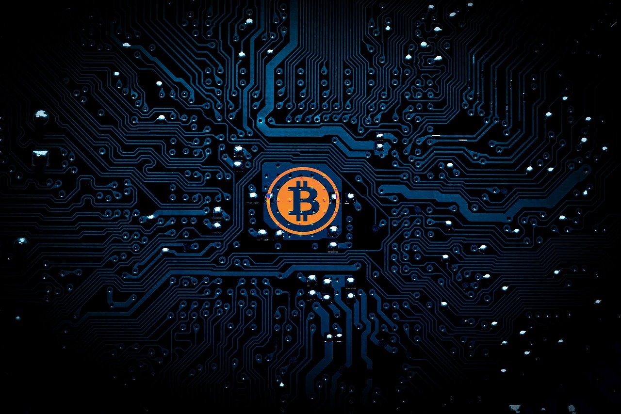 戴动漫，虚拟与现实间的时尚交融