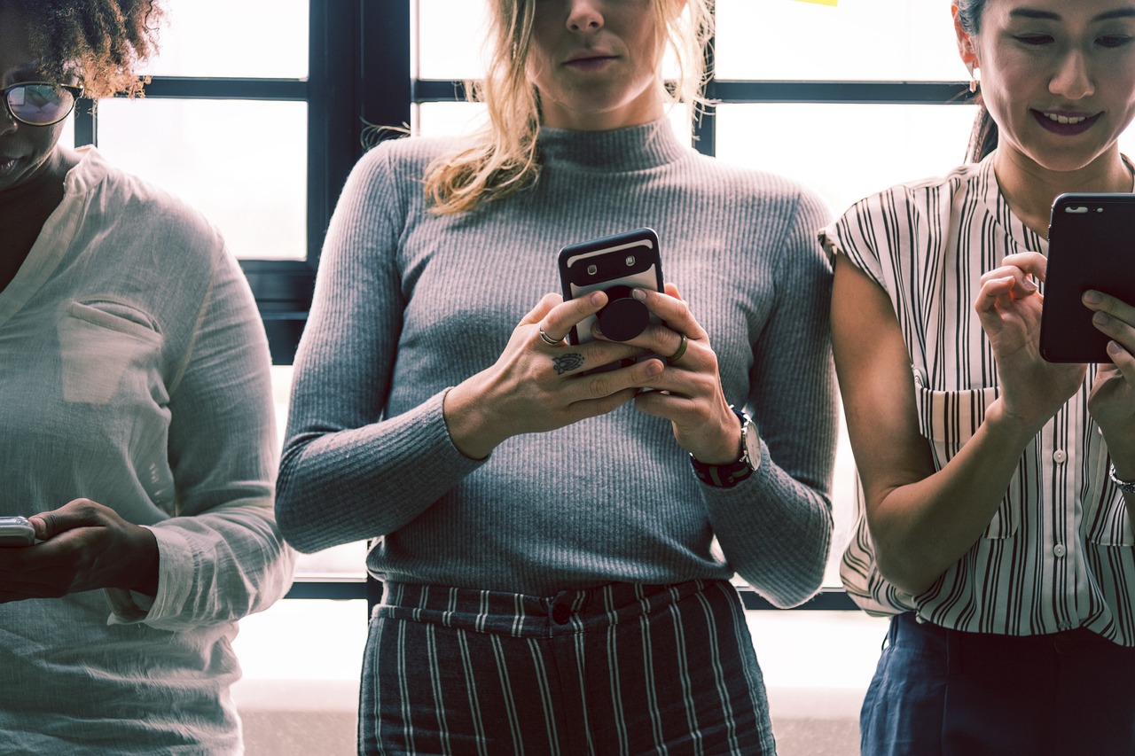 女演员与数字时代下载热潮,影视圈的新焦点