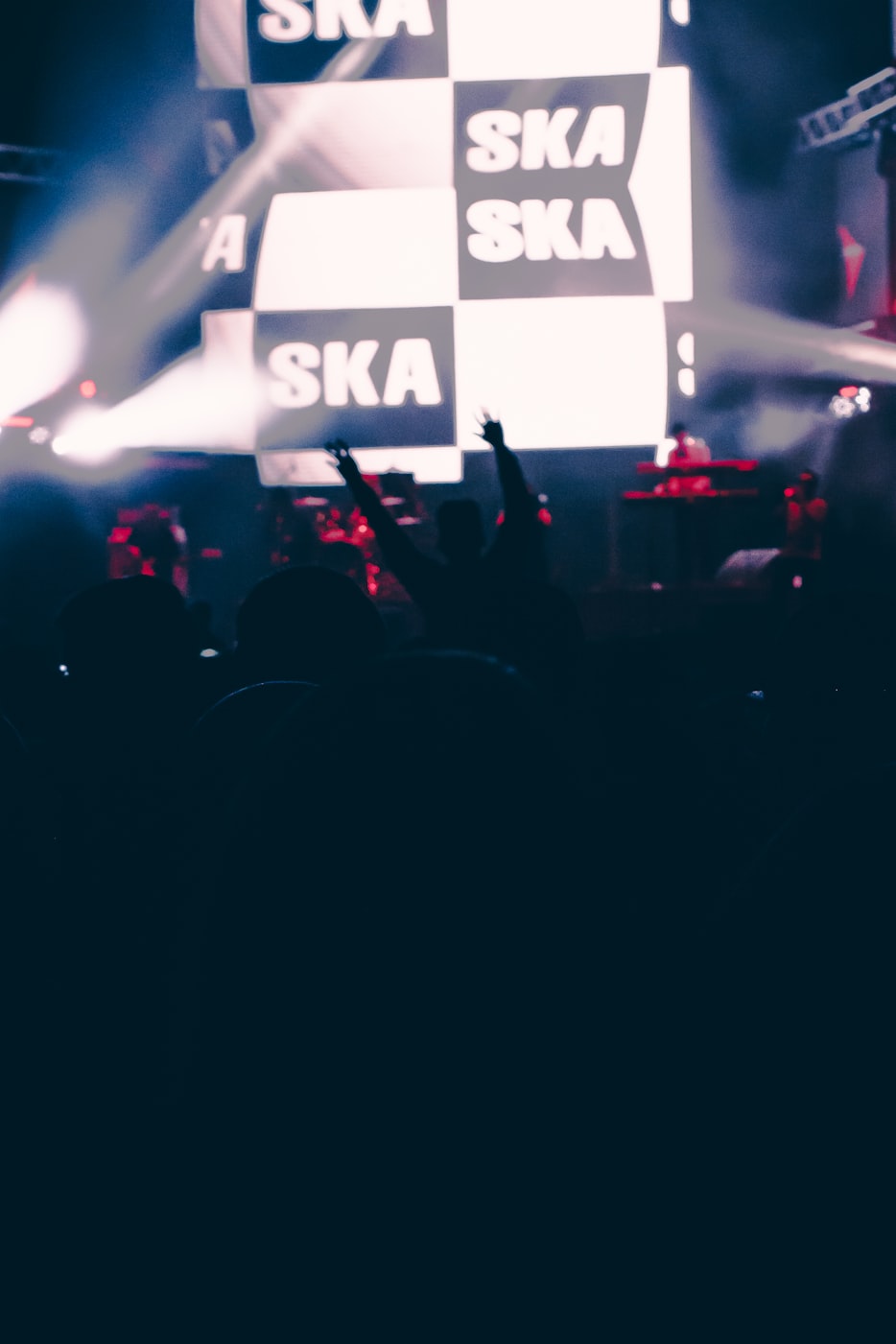 许允美车展片段,璀璨之光闪耀时尚舞台