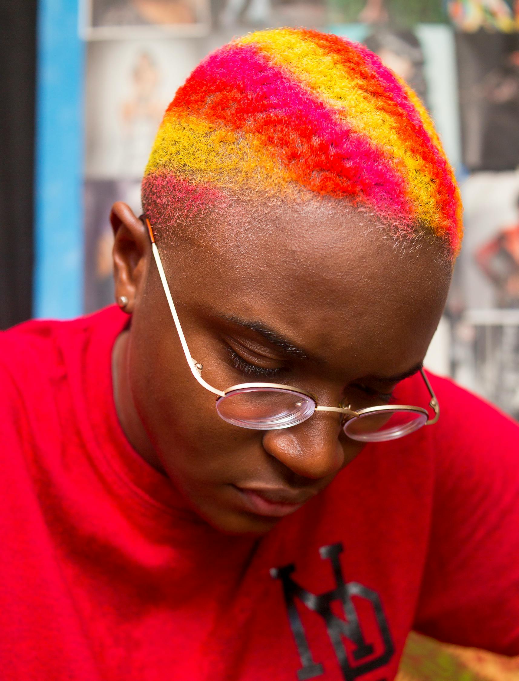 最新发型引领潮流风尚变革，时尚潮流尽在掌握