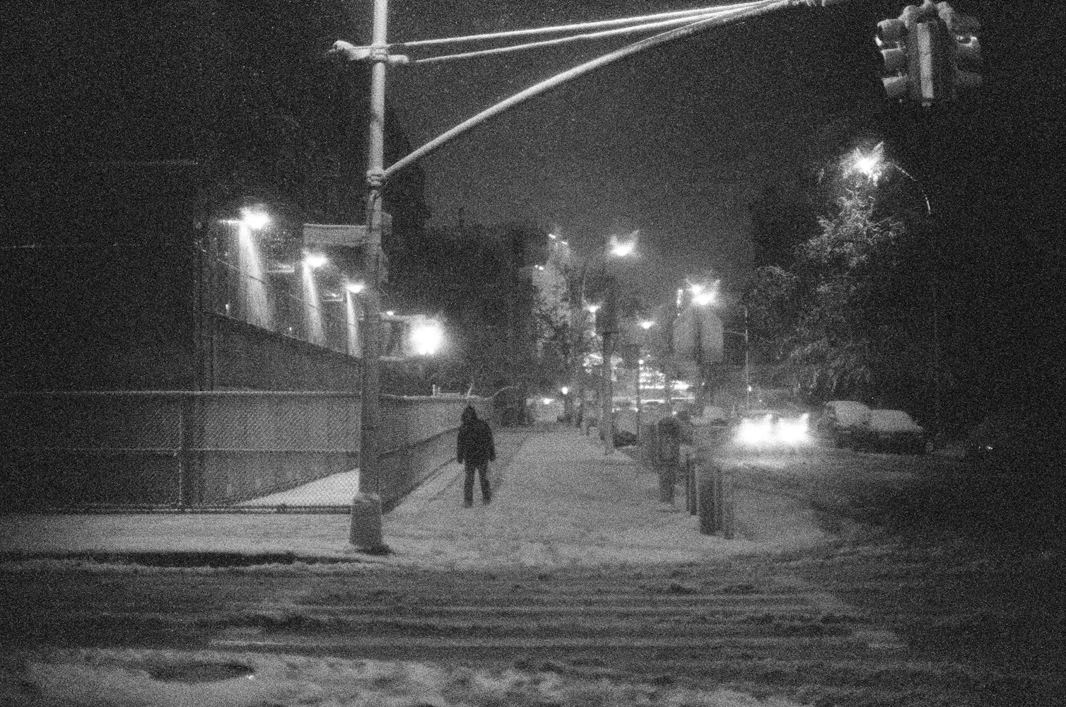 暴雪将至,人与自然的博弈展现电影佳作