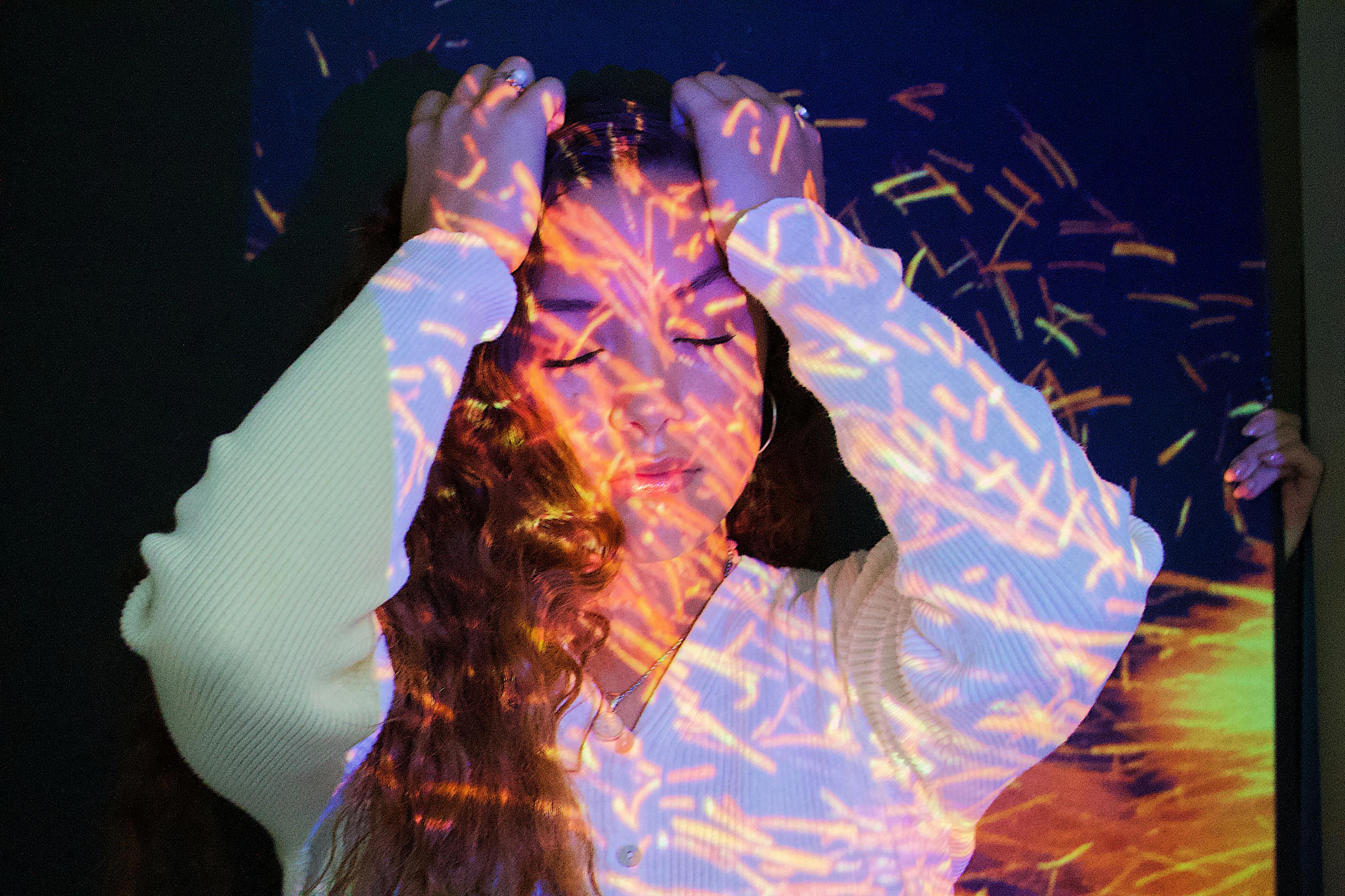 动漫袭胸现象,视频内容、影响及反思