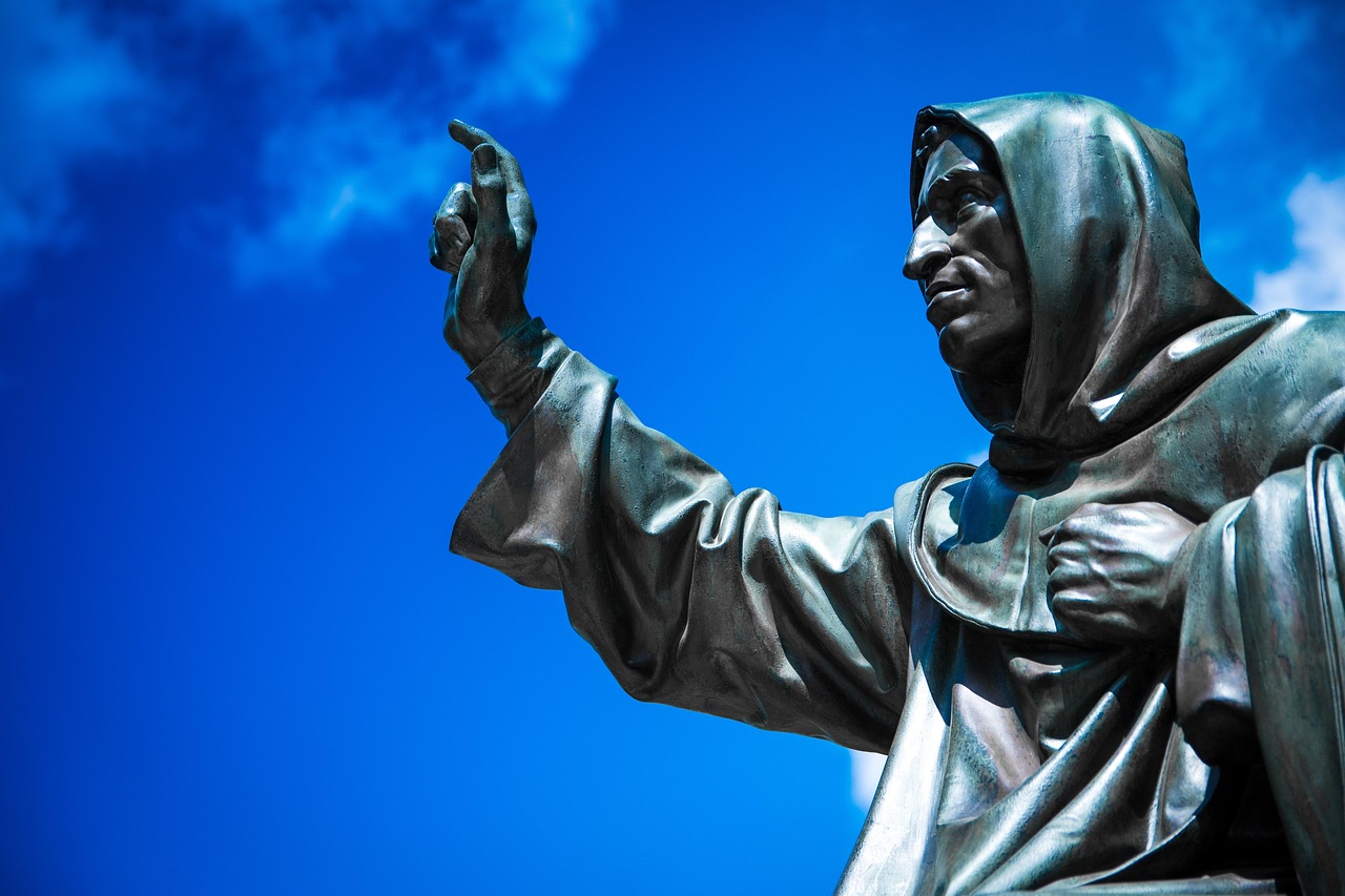 演过魏忠贤的演员,影视演绎之路下的历史人物探究之路