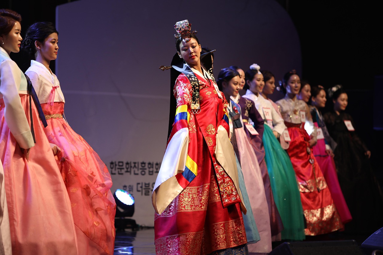 毛宁杨钰莹最新动态,音乐与时尚交融的新篇章