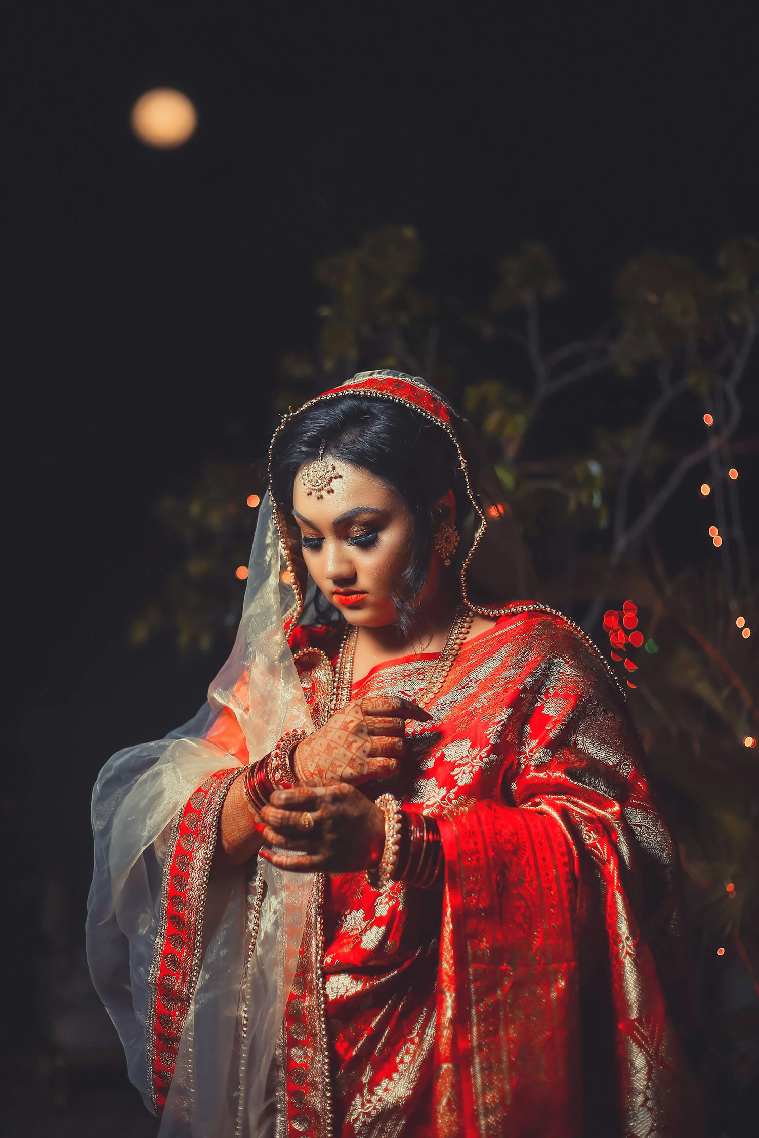 时尚与传统交融,最新兰花指的魅力展现