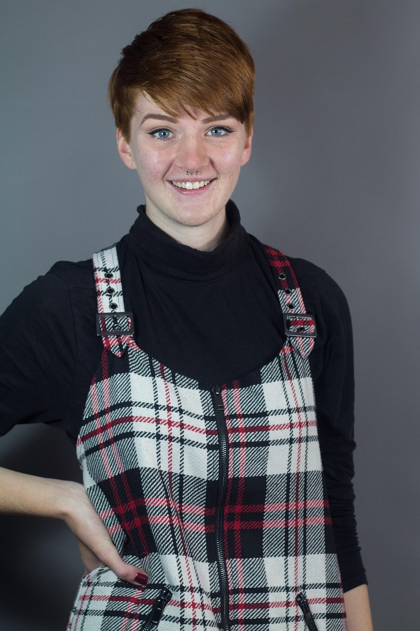 井柏然最新照片展现成熟魅力与时尚风采