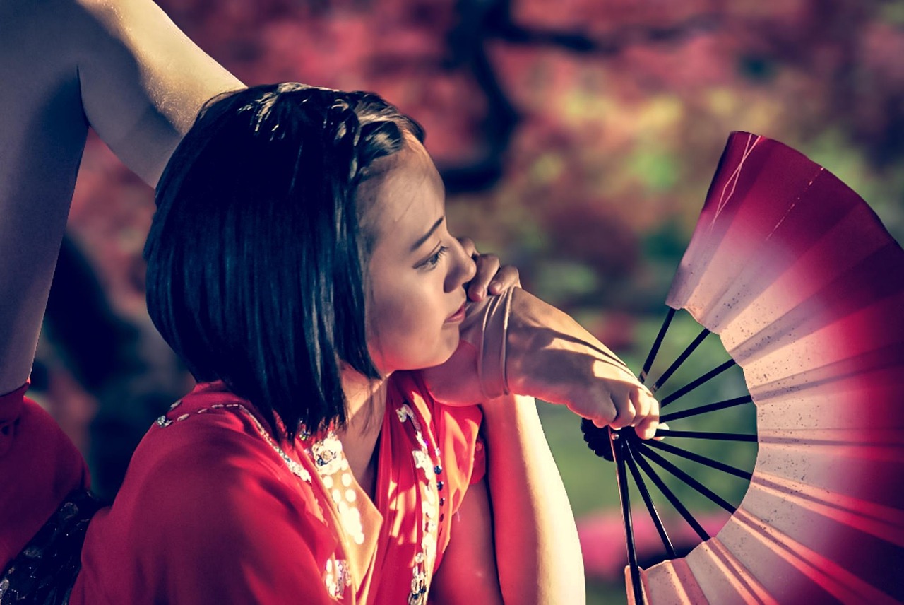 冷酷动漫女生头像背后的文化意义与个人情感投射探究