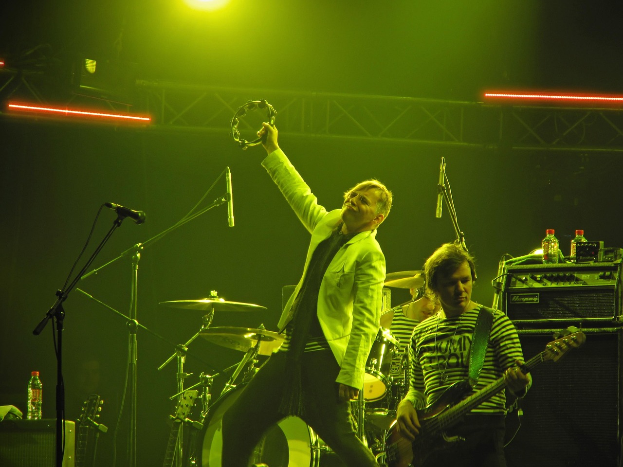 明星抖音之旅,跨界融合的新风尚潮流亮相!