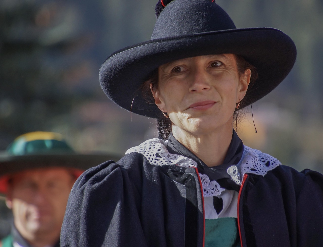 老演员杨威，银幕上的传奇人生之路